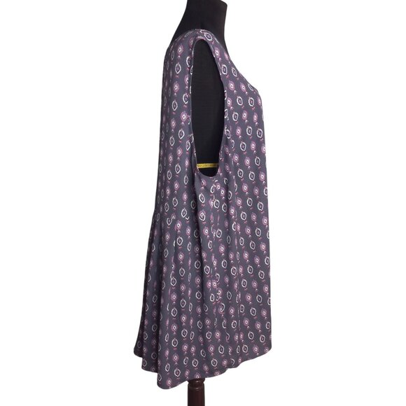 Torrid Size 3 Tunic Top Sleeveless Mandala Print Georgette Hi Lo Tapered Hem - Picture 4 of 7